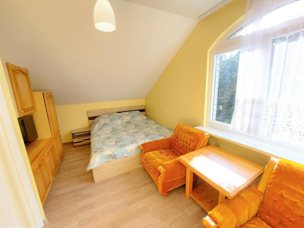 Neringa Guest House Паланга Екстер'єр фото